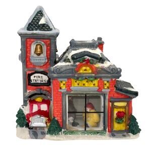 Cobblestone Corners 2003 Fire Station Christmas Village Light-Up Display
